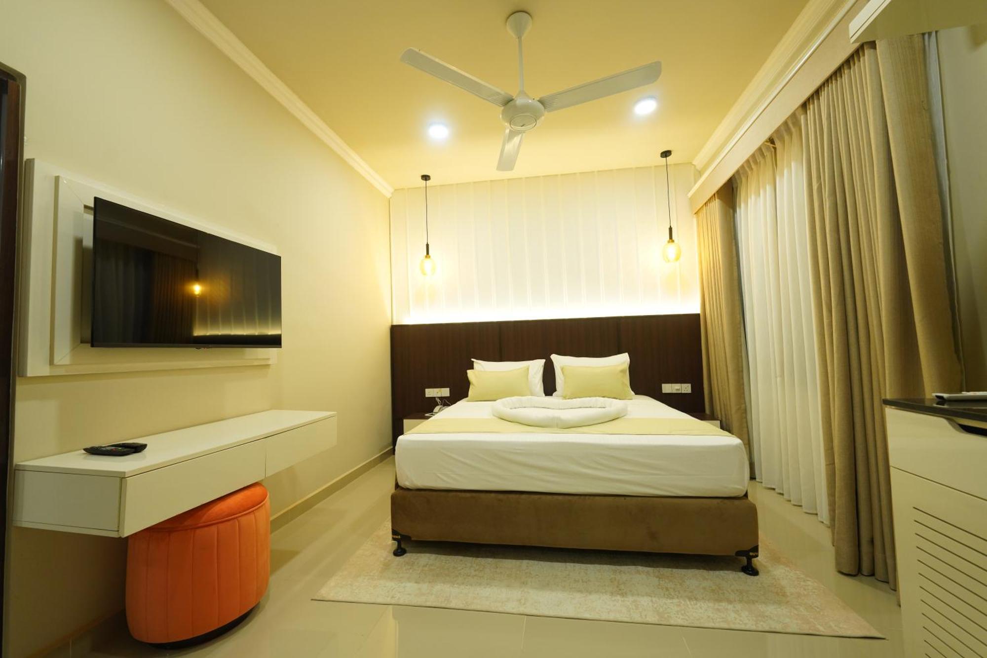 Hotel Grand Amanee Ratnapura Exterior photo