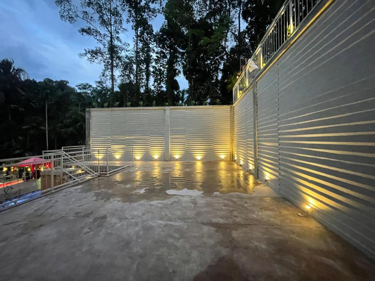Hotel Grand Amanee Ratnapura Exterior photo