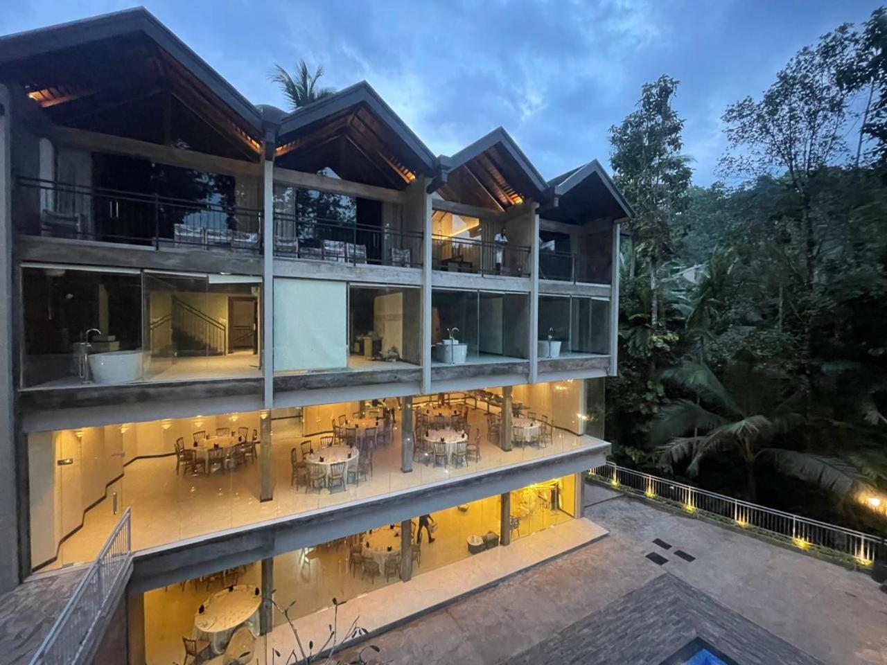 Hotel Grand Amanee Ratnapura Exterior photo