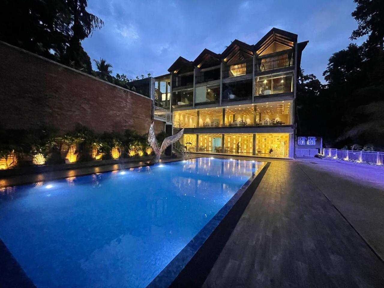 Hotel Grand Amanee Ratnapura Exterior photo