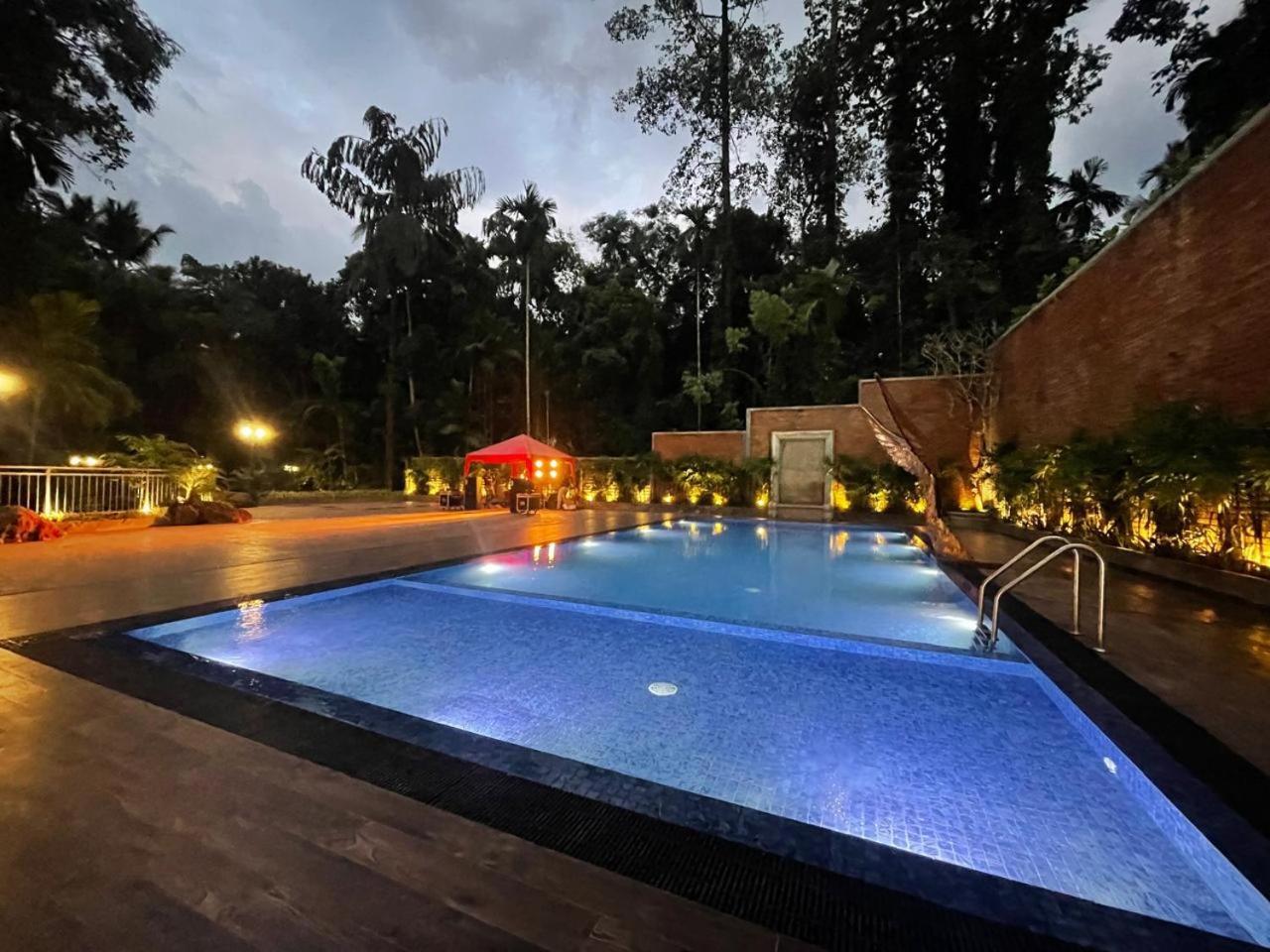 Hotel Grand Amanee Ratnapura Exterior photo