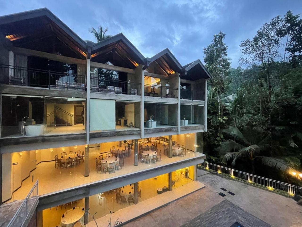 Hotel Grand Amanee Ratnapura Exterior photo